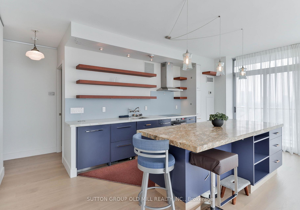 105-the-queensway-toronto-toronto-ontario-w13579092