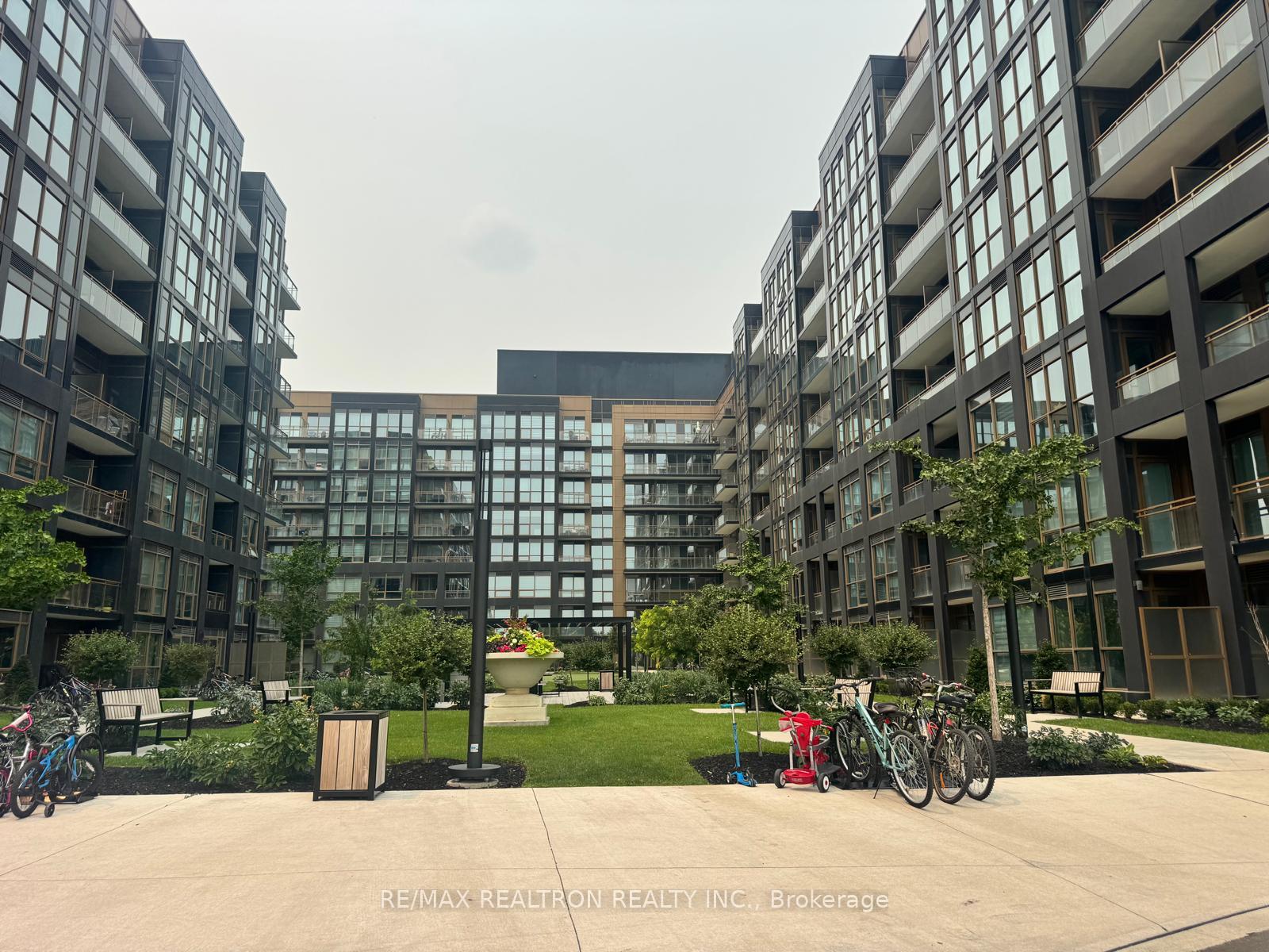2343-khalsa-gate-e-oakville-ontario-w13579162