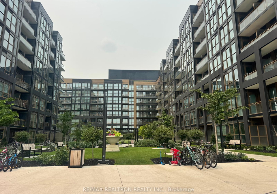 2343-khalsa-gate-e-oakville-ontario-w13579162