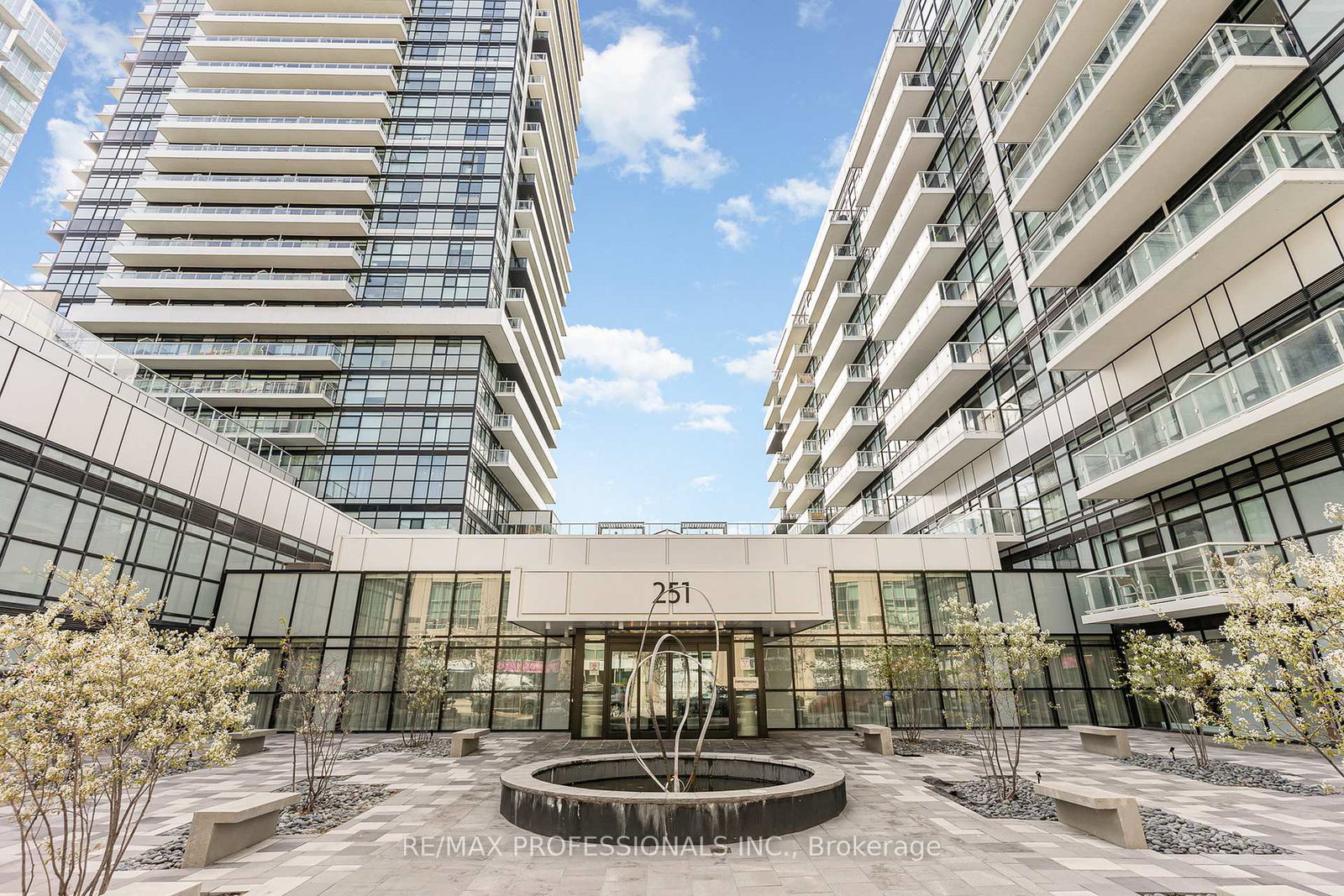 251-manitoba-street-toronto-etobicoke-ontario-w13579168