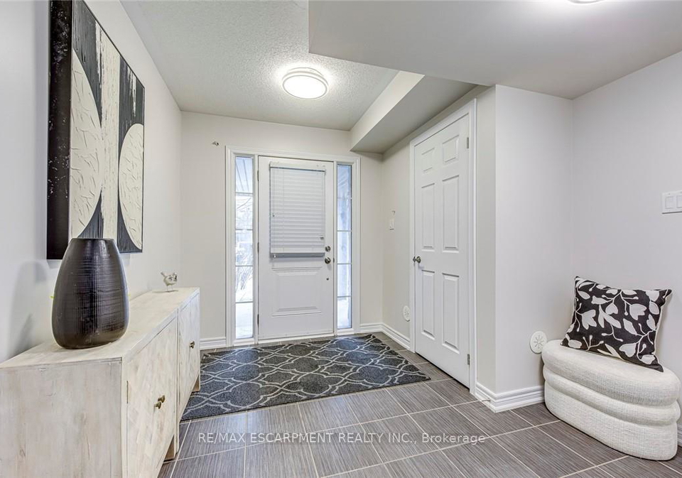 2435-greenwich-drive-oakville-ontario-w13579206