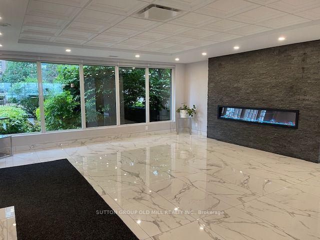115-hillcrest-avenue-mississauga-ontario-w13579254