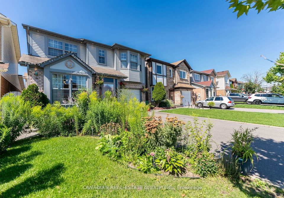 10-chipmunk-crescent-brampton-ontario-w13579278