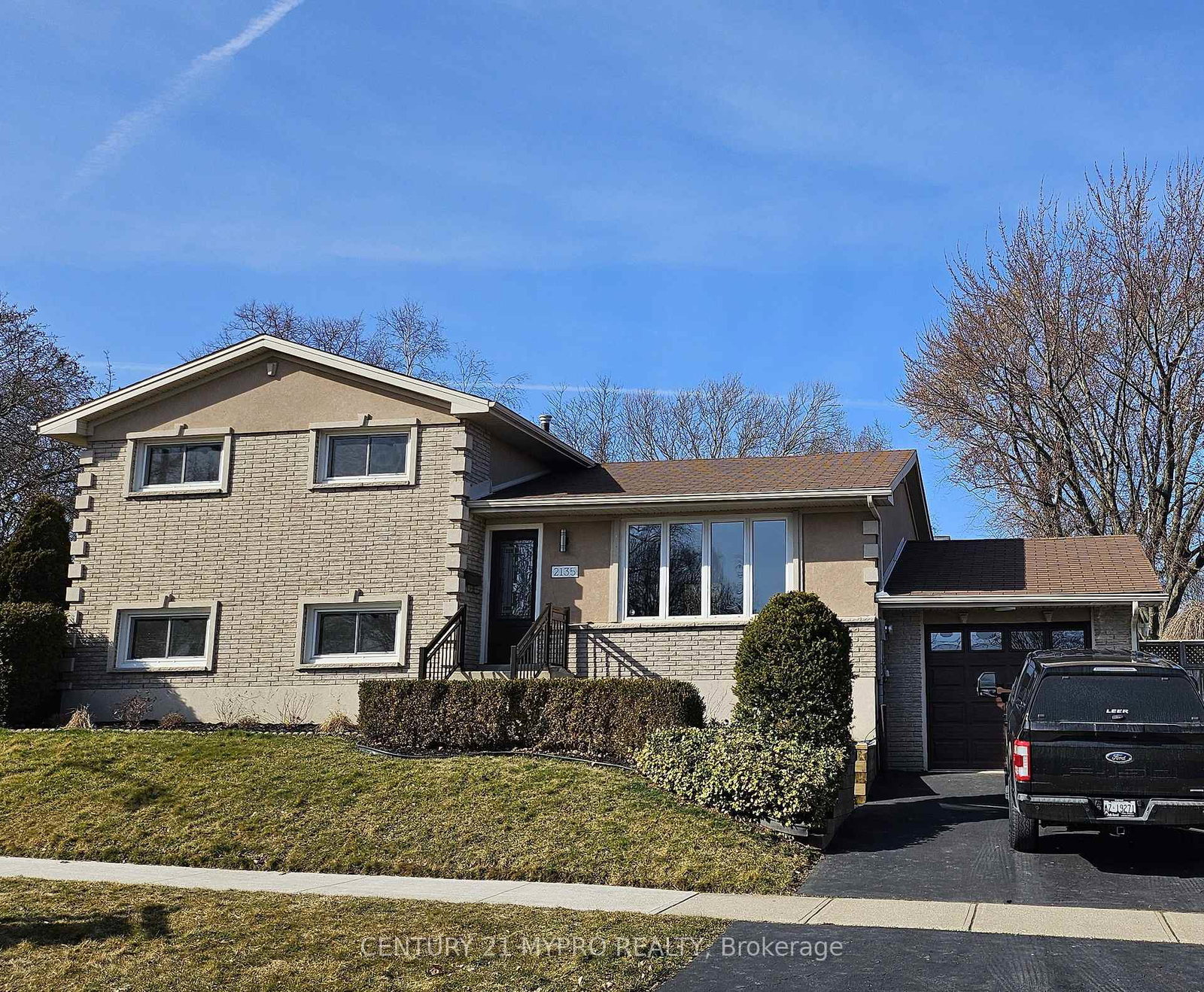 2135-cobblestone-drive-burlington-ontario-w13579318