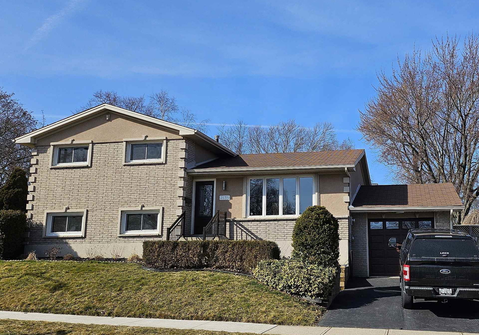 2135-cobblestone-drive-burlington-ontario-w13579318