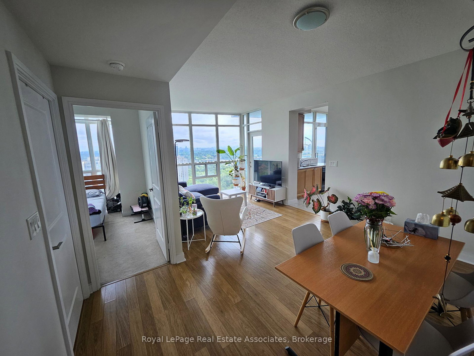 90-absolute-avenue-mississauga-ontario-w13579400