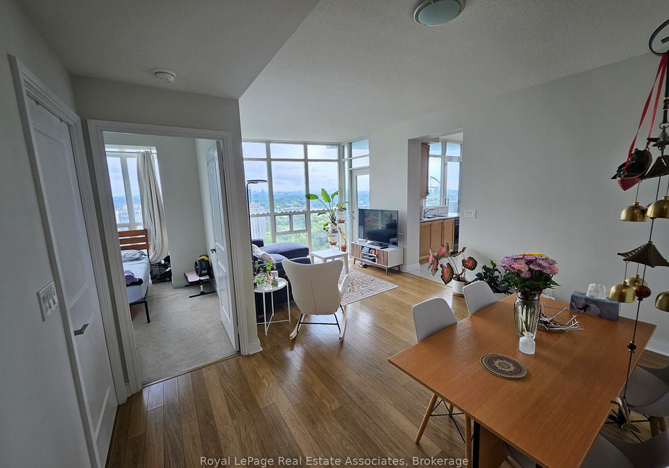 90-absolute-avenue-mississauga-ontario-w13579400