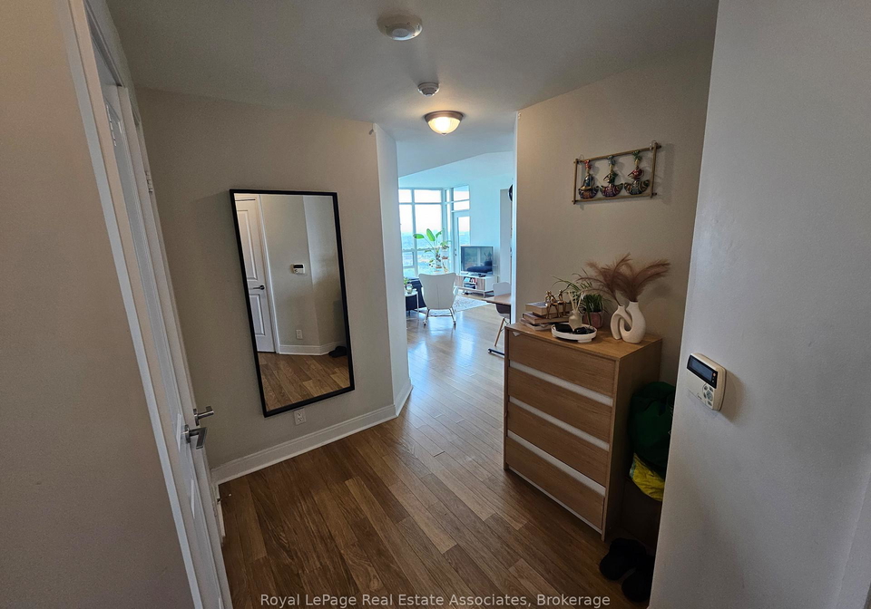 90-absolute-avenue-mississauga-ontario-w13579400