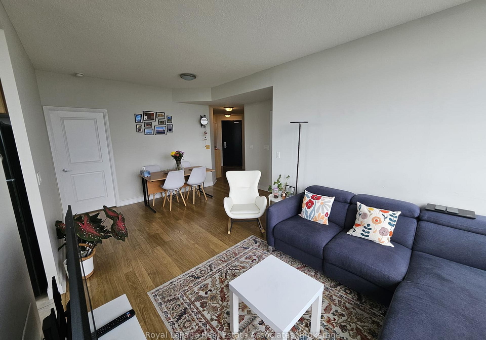 90-absolute-avenue-mississauga-ontario-w13579400