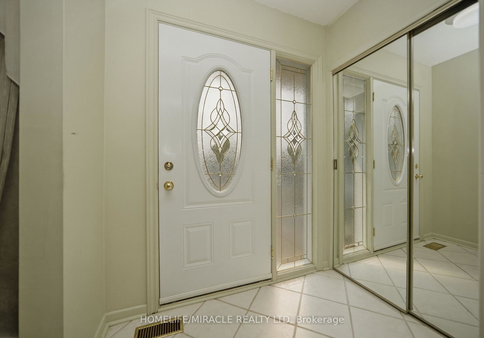 7089-landen-court-mississauga-ontario-w13579428