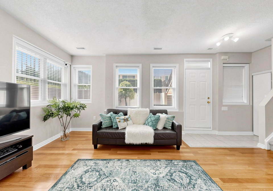 760-lawrence-avenue-w-toronto-north-york-ontario-w13579712