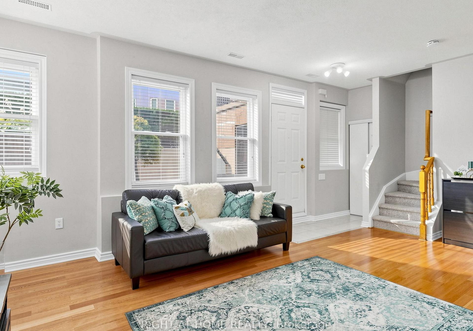 760-lawrence-avenue-w-toronto-north-york-ontario-w13579712