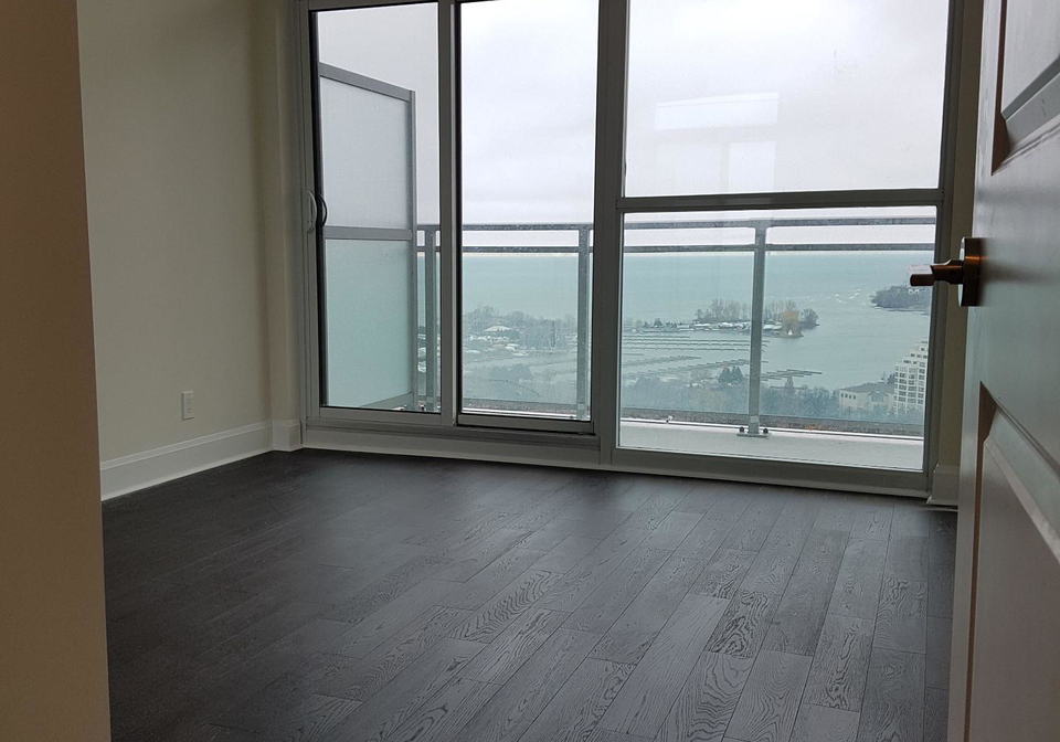 33-shore-breeze-drive-toronto-etobicoke-ontario-w13580046