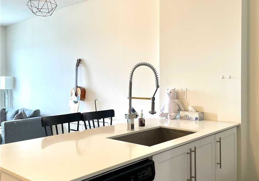 4011-brickstone-mews-mississauga-ontario-w13580092
