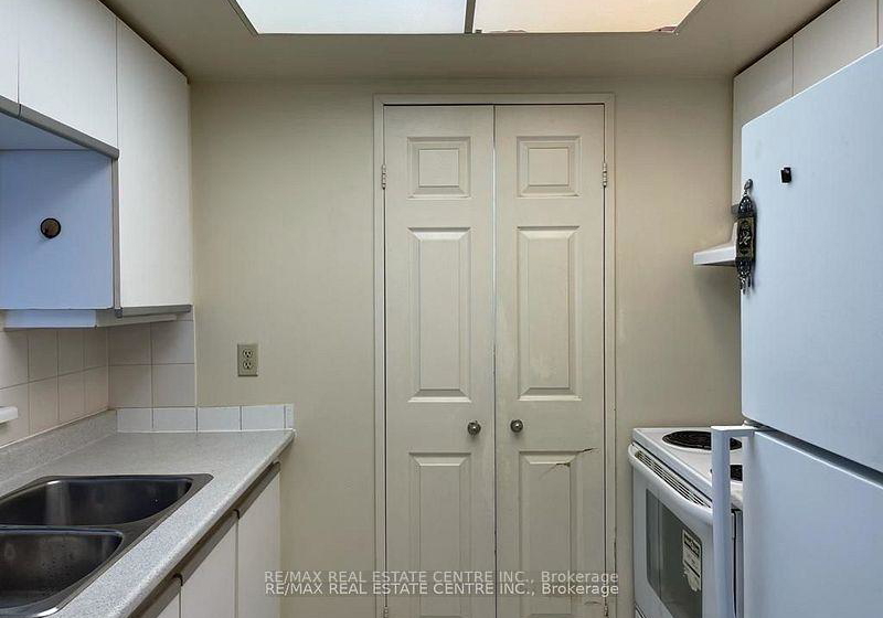 265-enfield-place-mississauga-ontario-w13580896