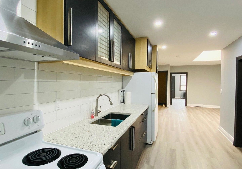 769-the-queensway-toronto-etobicoke-ontario-w13581026
