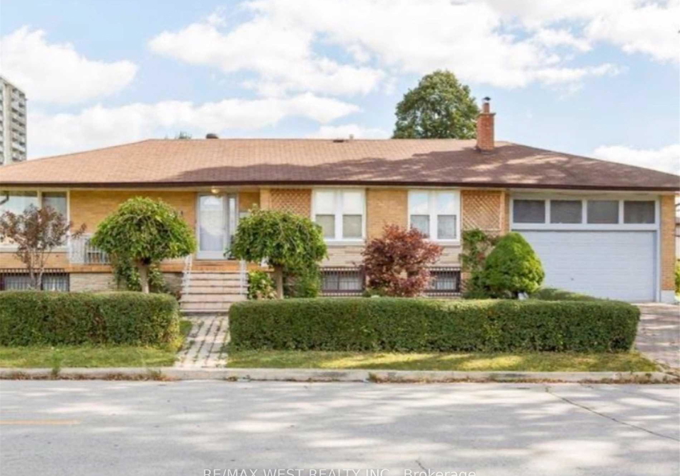 43-playfair-avenue-toronto-north-york-ontario-w13581062