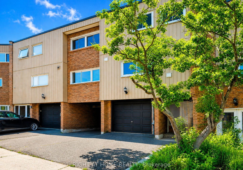 400-bloor-street-mississauga-ontario-w13581166