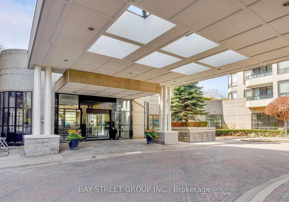 1-aberfoyle-crescent-toronto-etobicoke-ontario-w13581260