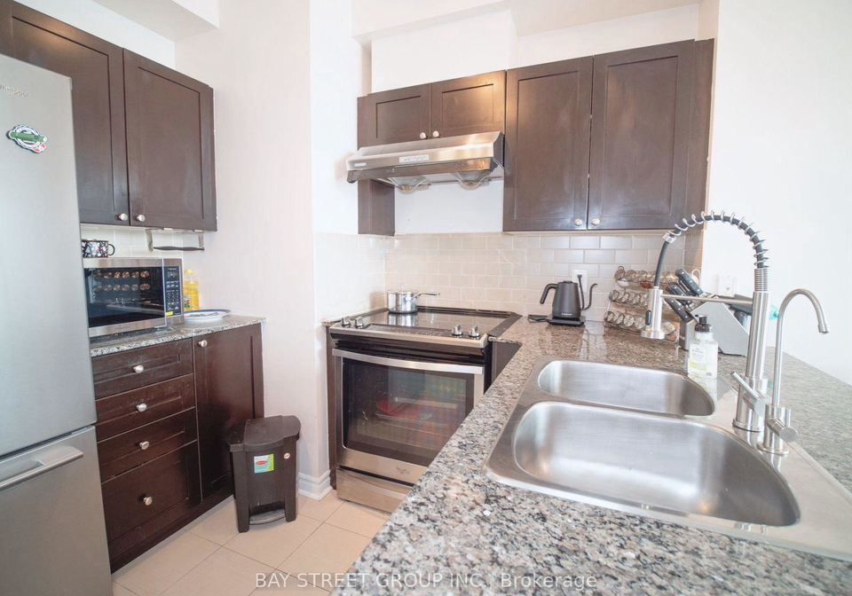 3525-kariya-drive-mississauga-ontario-w13581446
