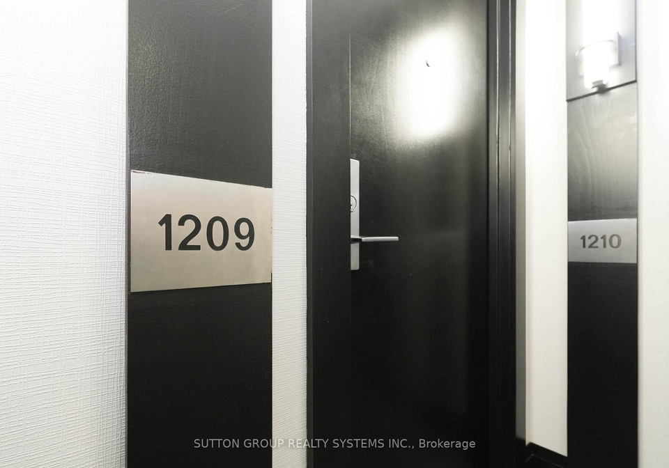 70-absolute-avenue-mississauga-ontario-w13581544