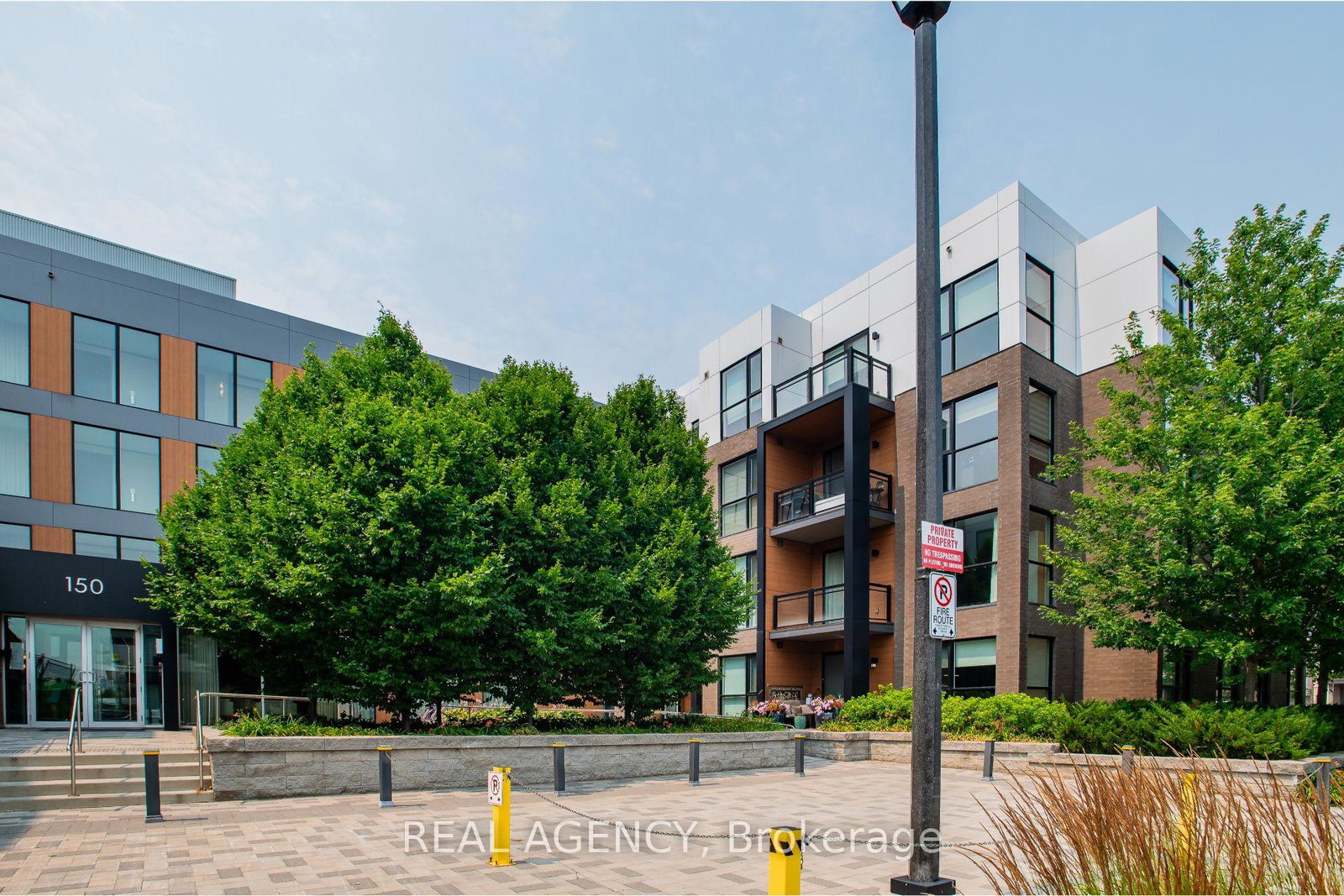 150-e-sabina-drive-oakville-ontario-w13581550