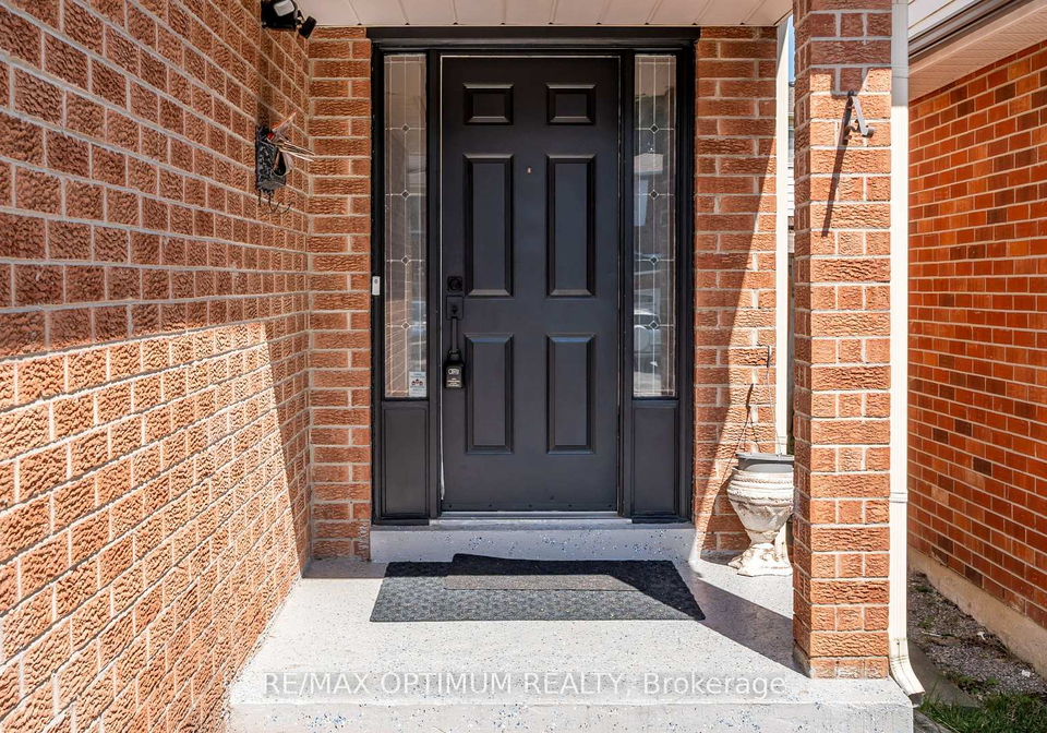 4-lawnview-court-brampton-ontario-w13581778