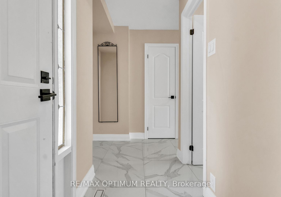 4-lawnview-court-brampton-ontario-w13581778