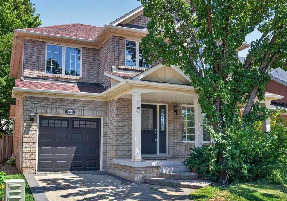 2293-oakhaven-drive-oakville-ontario-w13582150