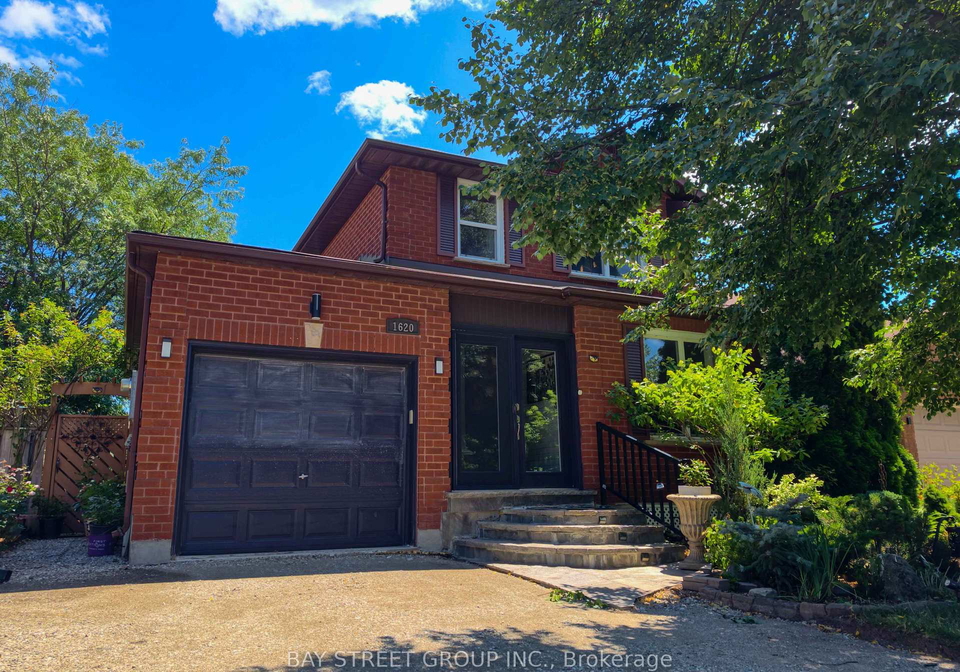 1620-parish-lane-oakville-ontario-w13582314