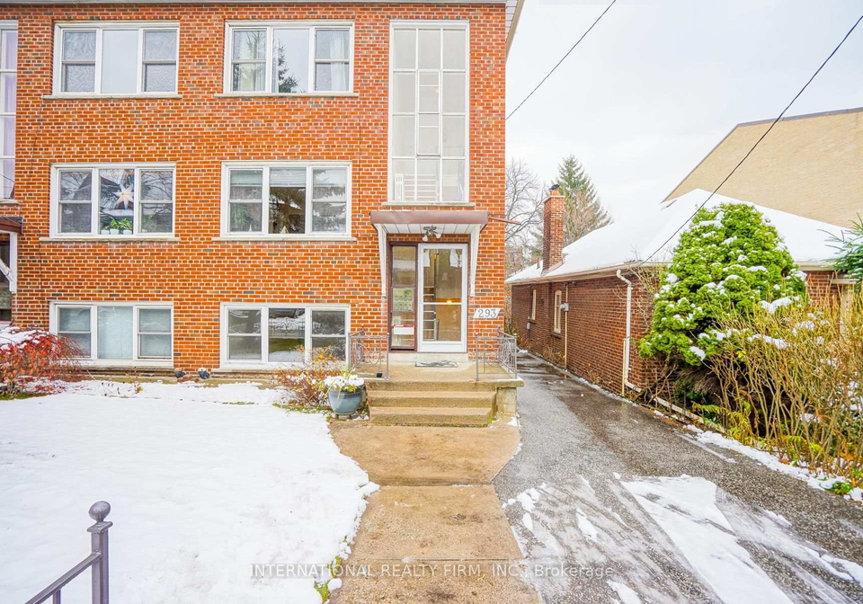 29indian-grove-w-toronto-toronto-ontario-w13582318
