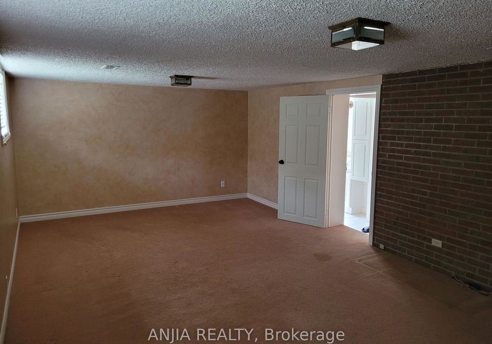 1299-shamir-crescent-mississauga-ontario-w13582432