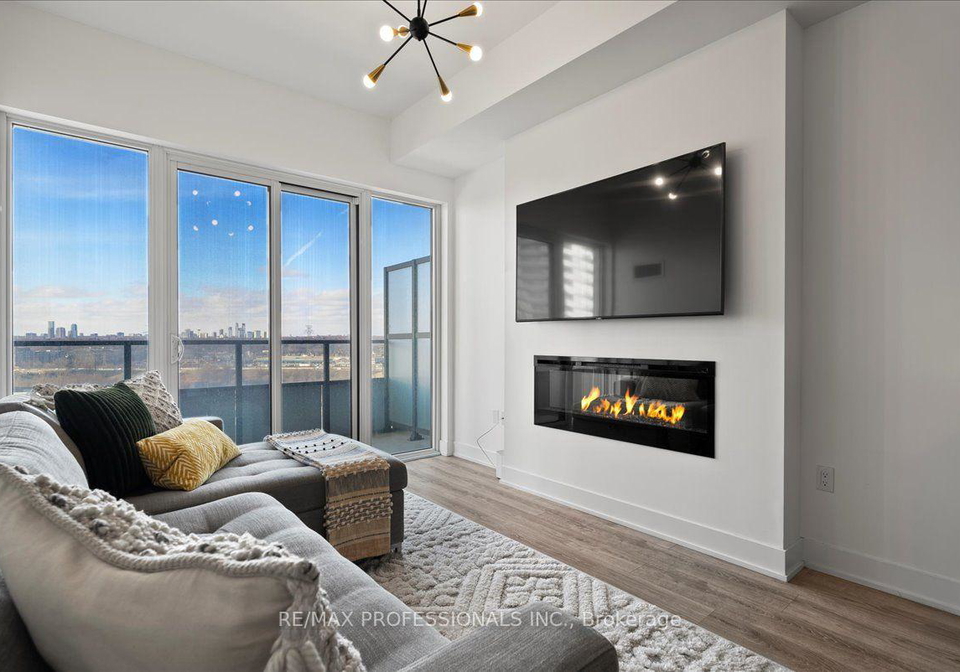 30-shore-breeze-drive-toronto-etobicoke-ontario-w13582838