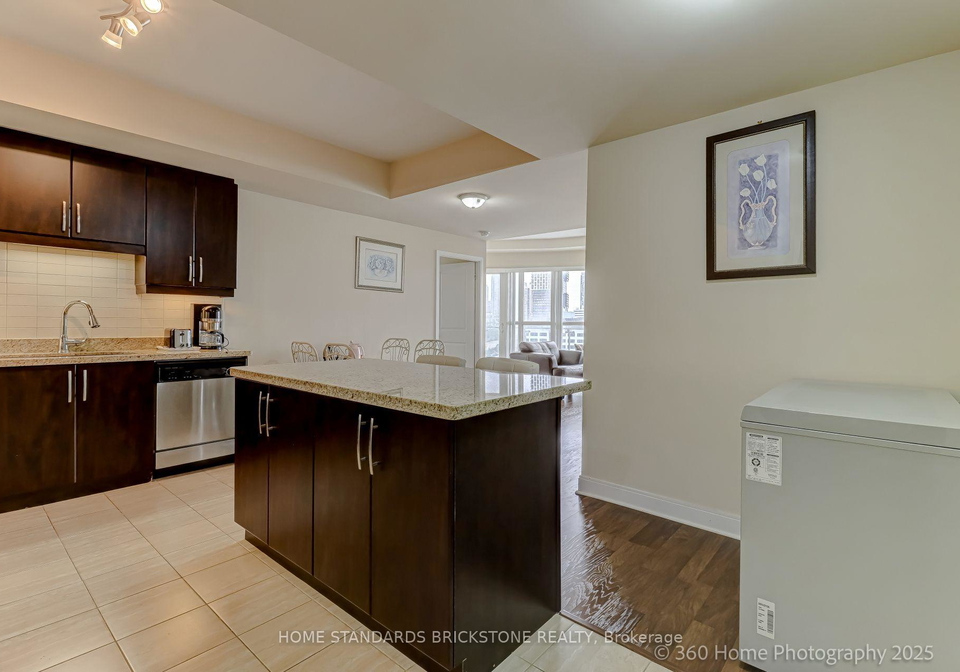 50-absolute-avenue-mississauga-ontario-w13582942