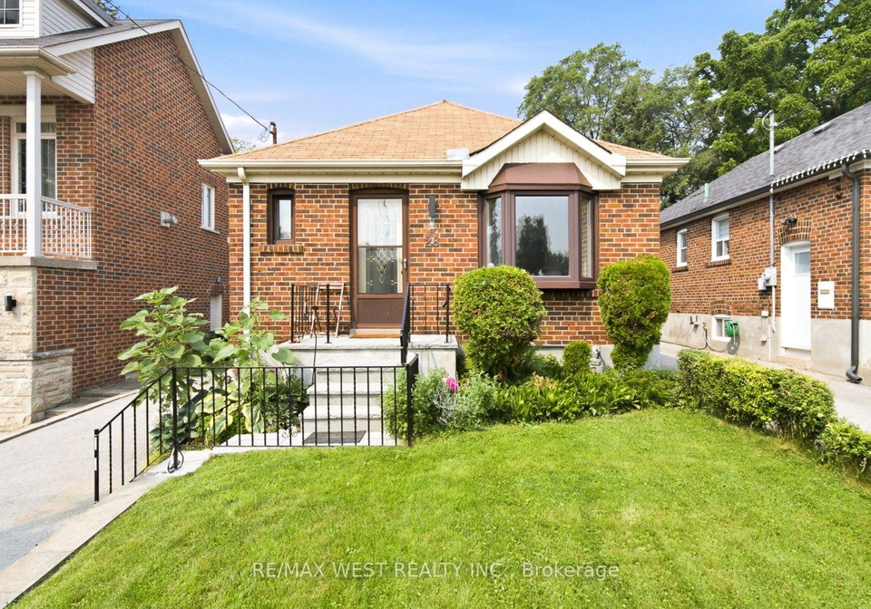 28-aldgate-avenue-toronto-etobicoke-ontario-w13582992