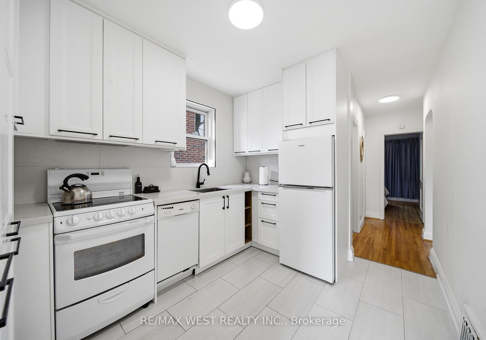 28-aldgate-avenue-toronto-etobicoke-ontario-w13582992