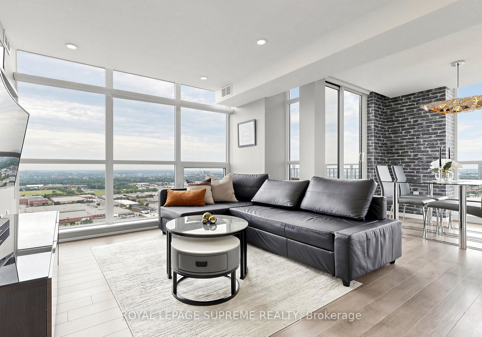 830-w-lawrence-avenue-w-toronto-north-york-ontario-w13583460