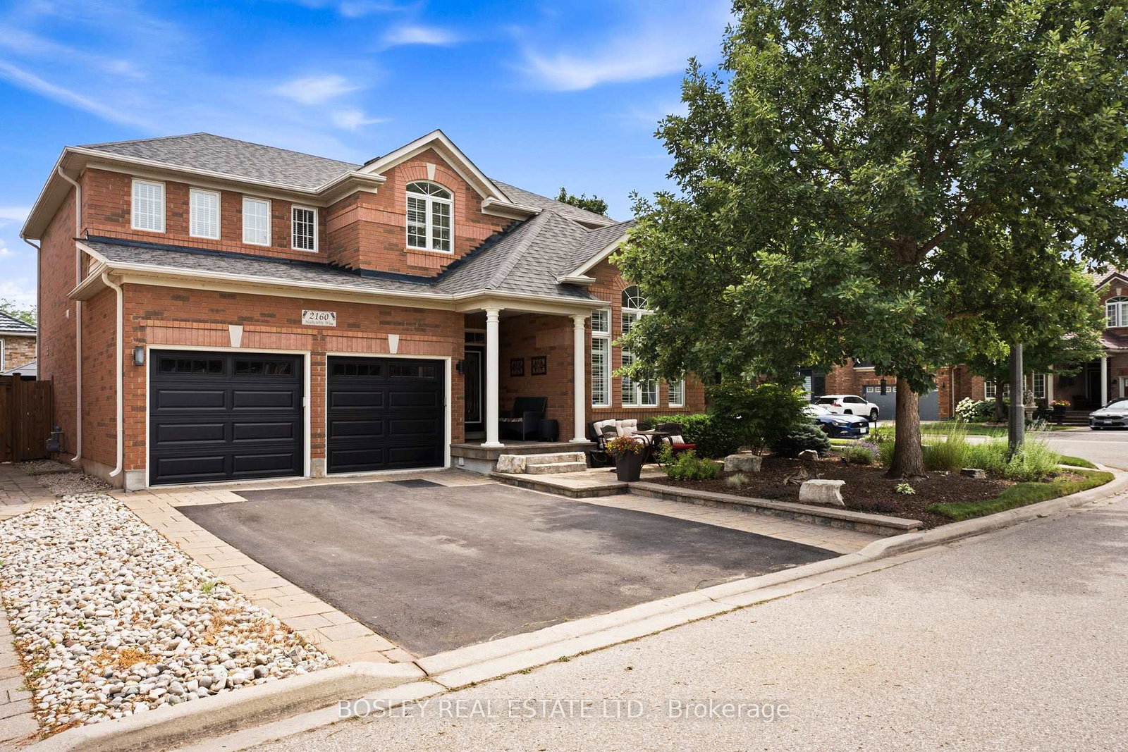 2160-highcliffe-way-oakville-ontario-w13583876