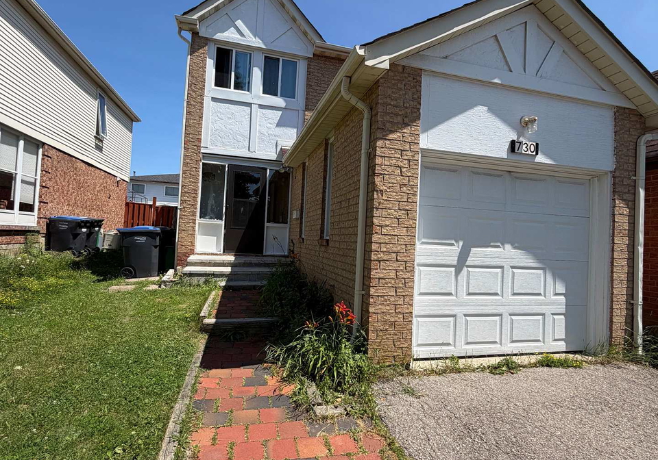 730-queensbridge-drive-mississauga-ontario-w13584114