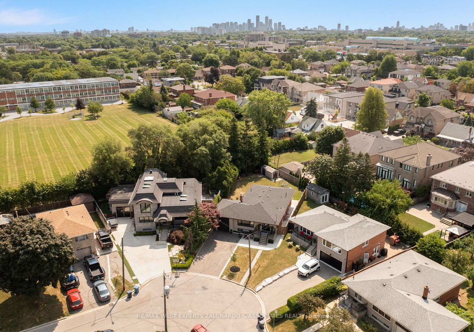 17-krieger-crescent-toronto-north-york-ontario-w13584494