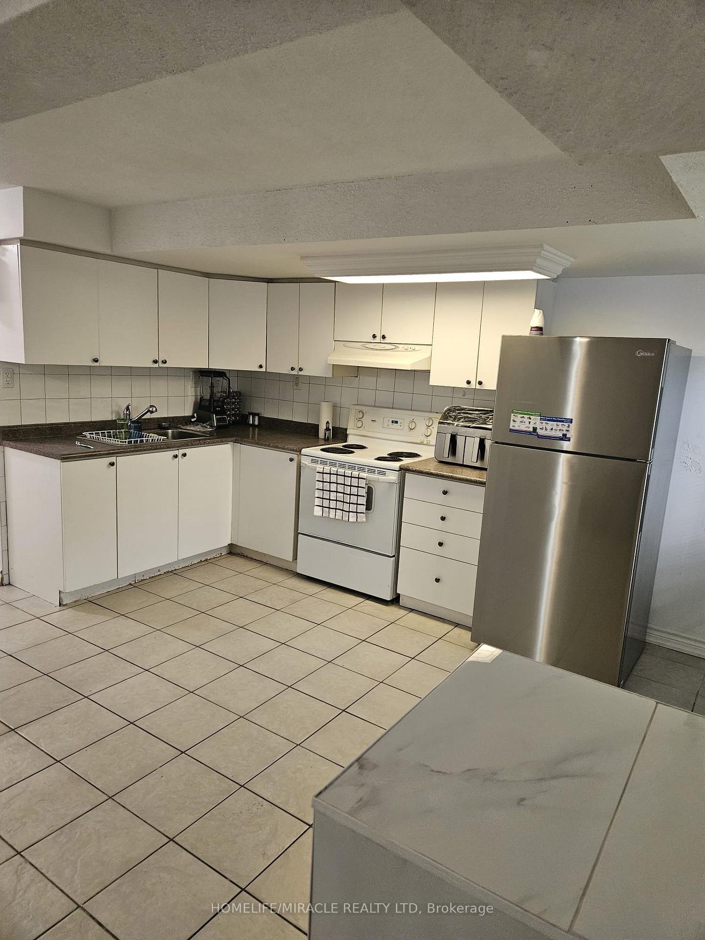 43-blossom-avenue-w-brampton-ontario-w13584666