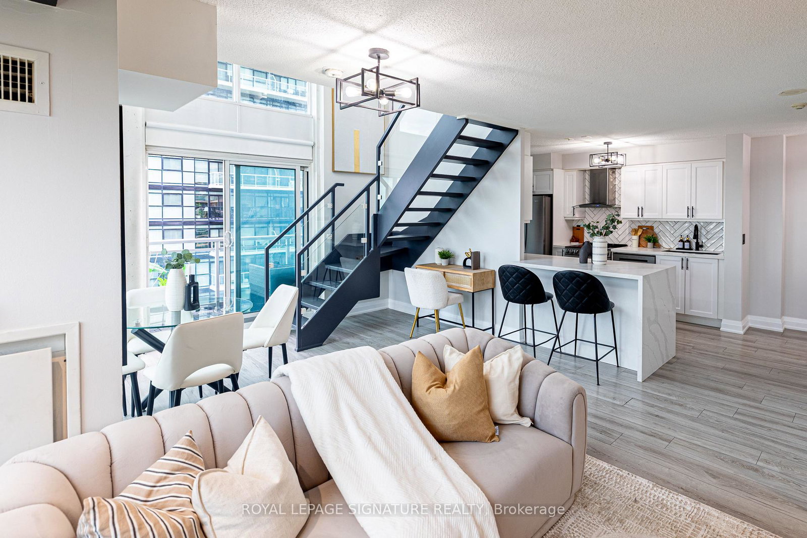 155-legion-road-n-toronto-etobicoke-ontario-w13584824