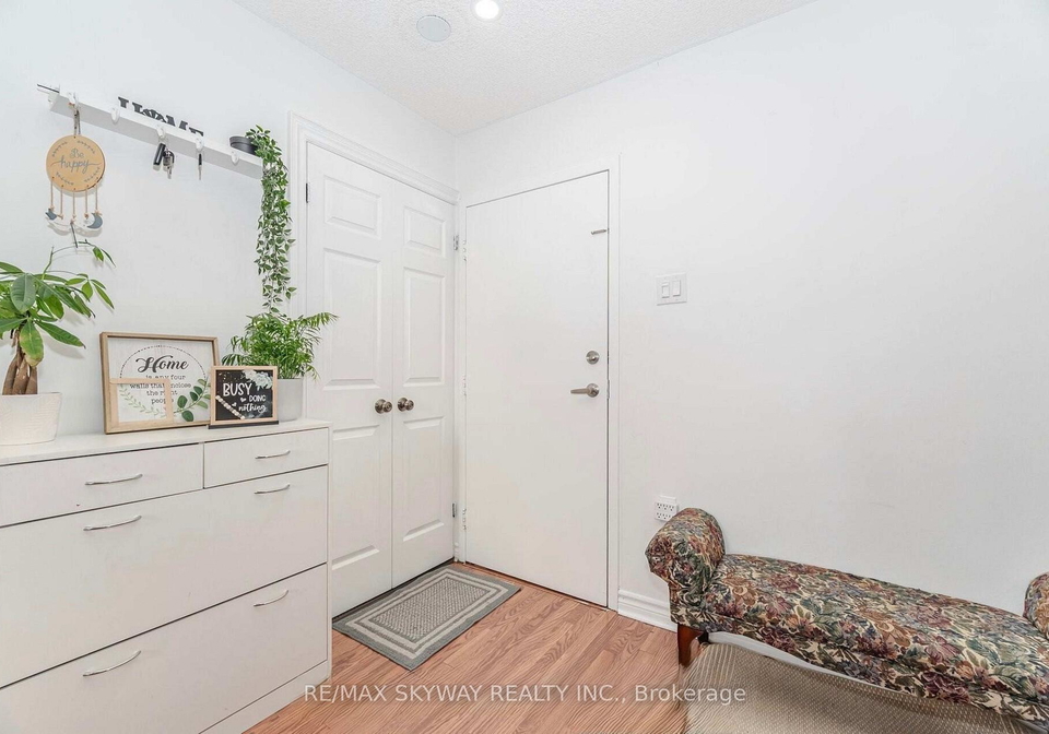 1615-bloor-street-mississauga-ontario-w13584826
