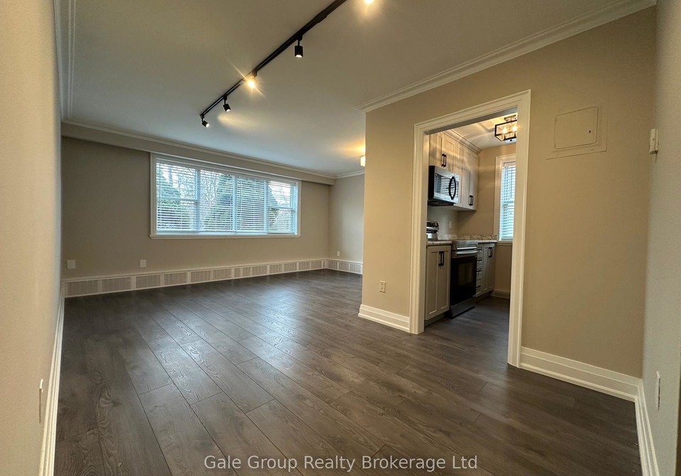 27-paisley-boulevard-mississauga-ontario-w13584878