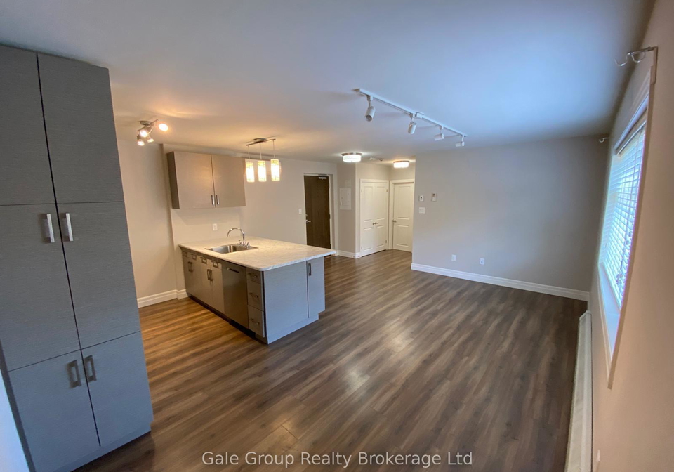 5-paisley-boulevard-e-mississauga-ontario-w13584902