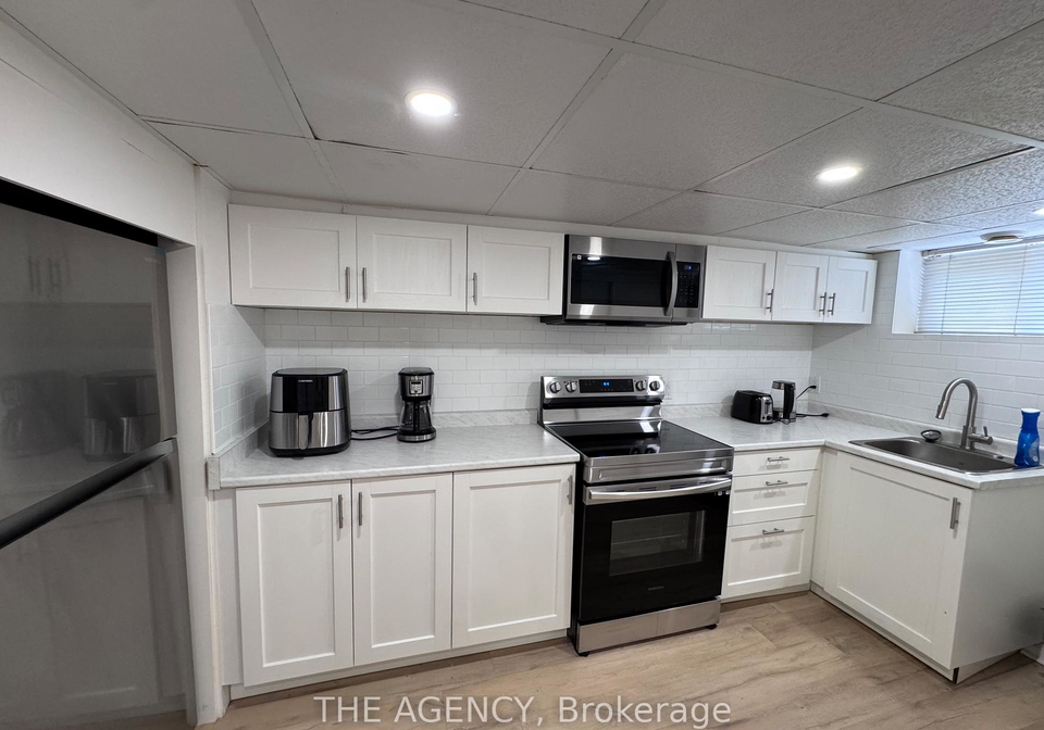 26-beaverbrook-avenue-toronto-etobicoke-ontario-w13585088
