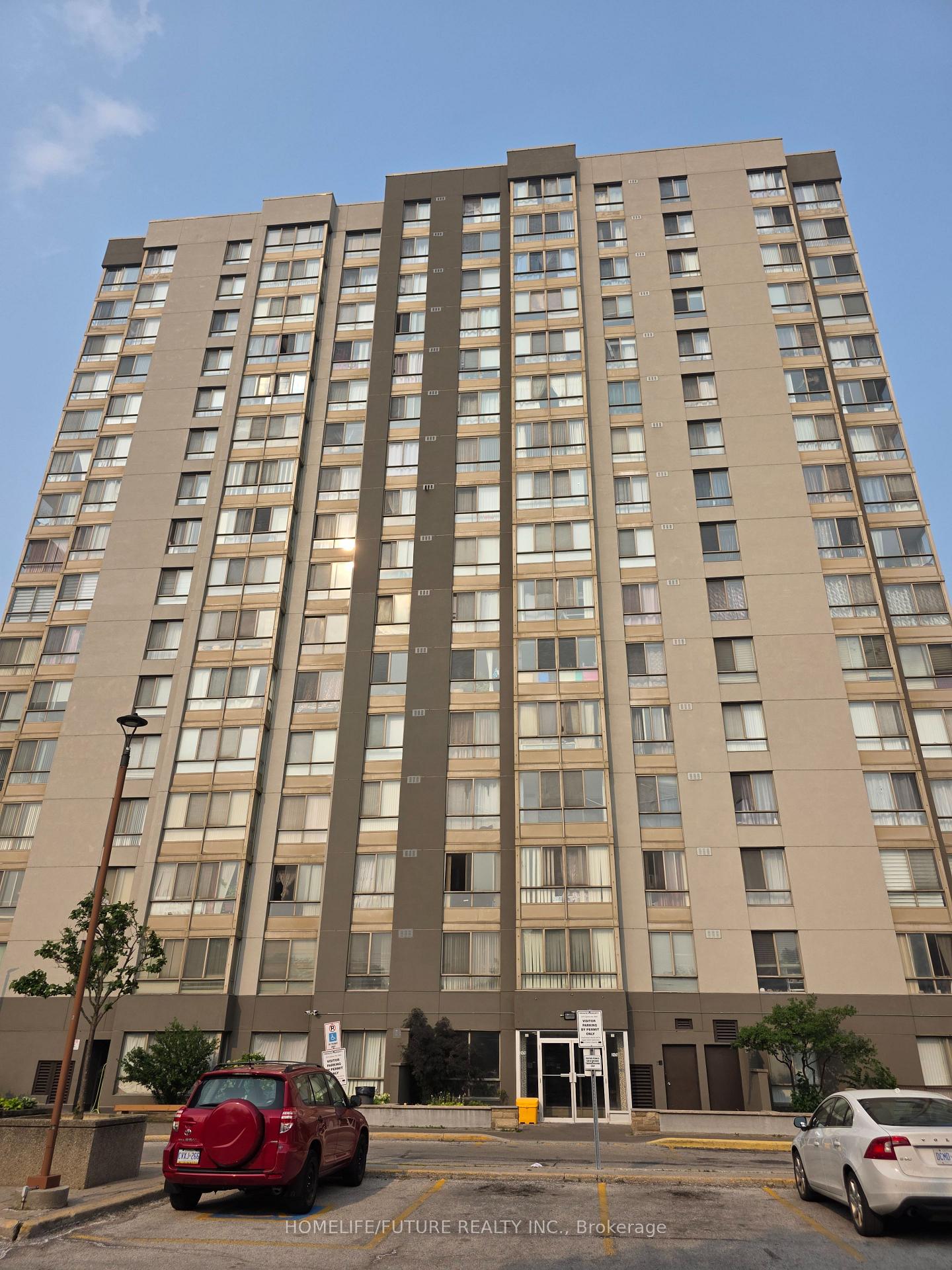 2470-eglinton-avenue-w-toronto-north-york-ontario-w13585152