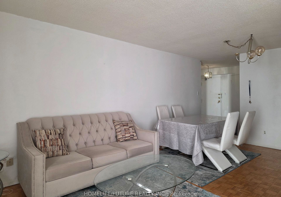 2470-eglinton-avenue-w-toronto-north-york-ontario-w13585152