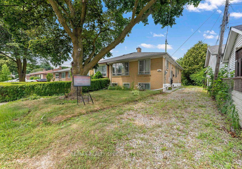 122-cordella-avenue-toronto-toronto-ontario-w13585404