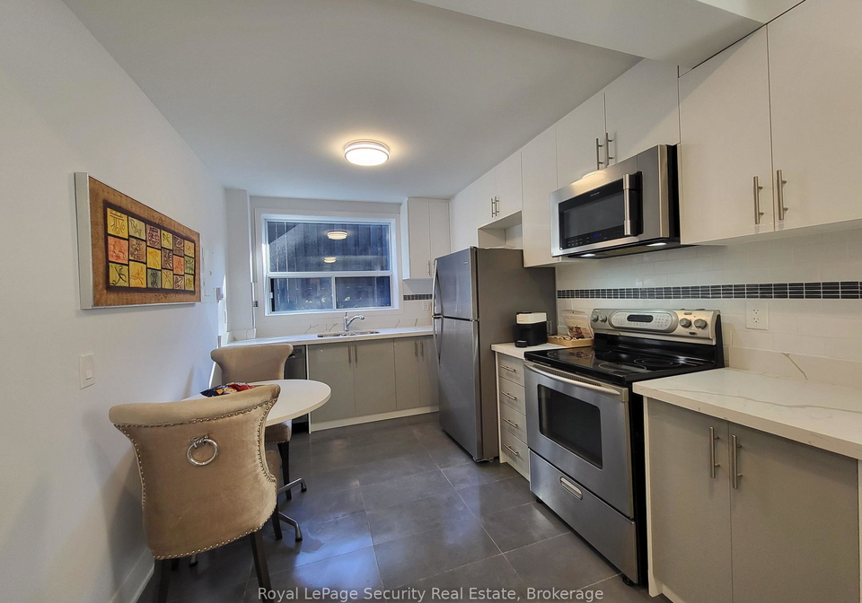 328-lakeshore-road-mississauga-ontario-w13585456